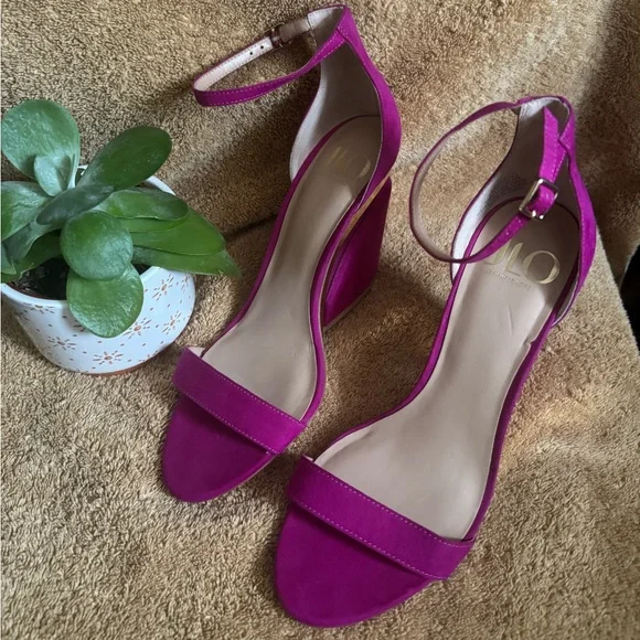Jennifer Lopez Fuchsia Ankle Strap Heels size 9 1/2. - Picture 1 of 3